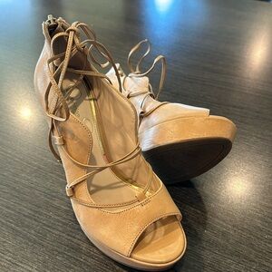 Jessica Simpson strap around the leg high heel